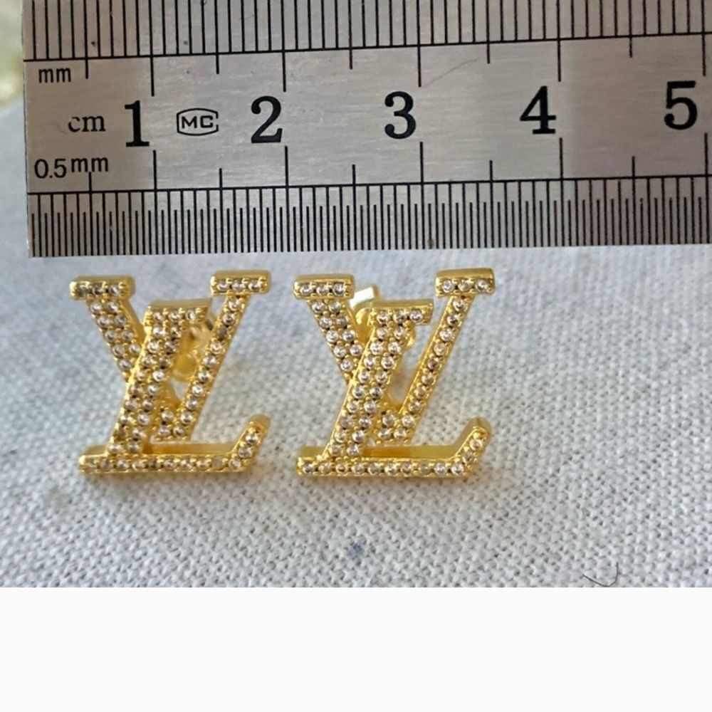 Statement Studs - Picture 5 of 6